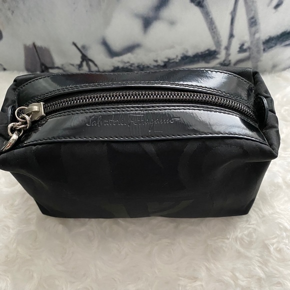 Authentic Salvatore Ferragamo pouch - Picture 1 of 5
